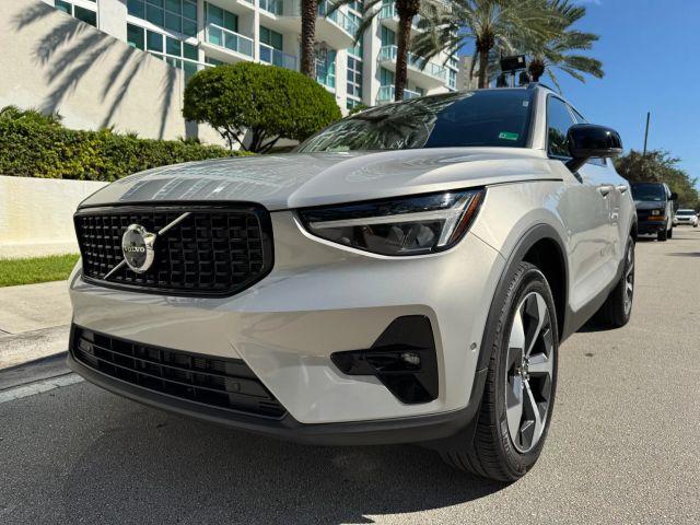 VOLVO XC40 - Thumbnail 5