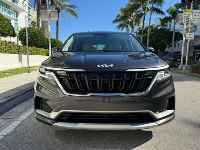 KIA CARNIVAL - Thumbnail 2