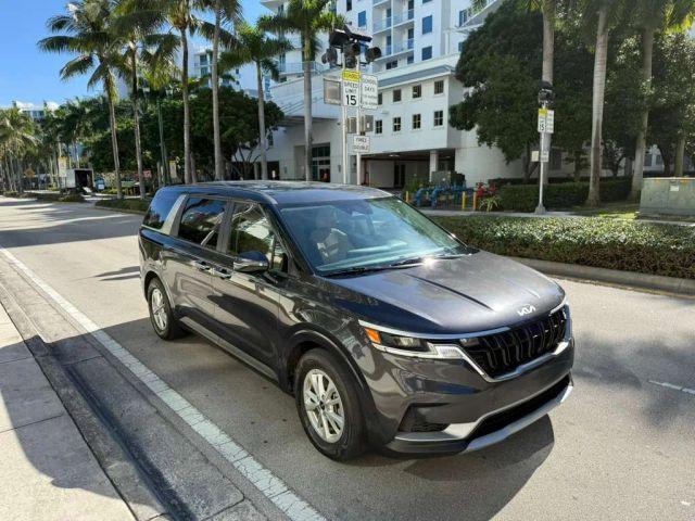 KIA CARNIVAL - Thumbnail 4