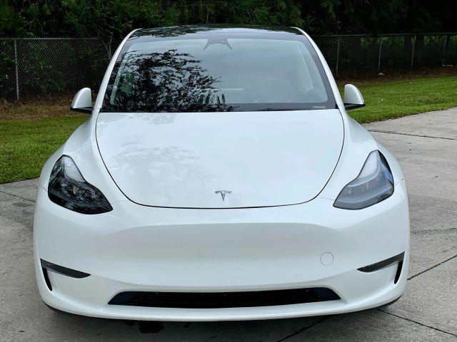 TESLA MODEL Y - Thumbnail 4