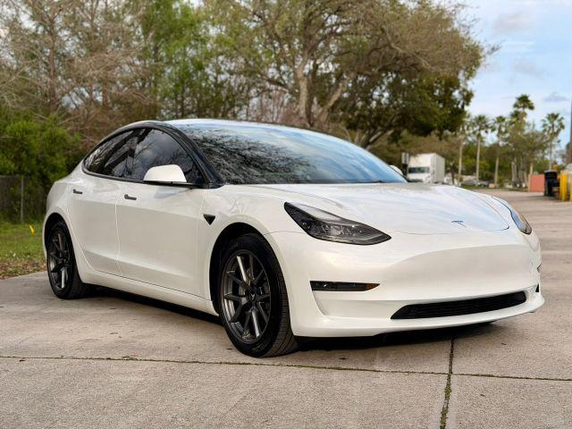 TESLA MODEL 3 - Thumbnail 5