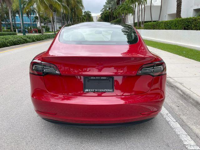TESLA MODEL 3 - Thumbnail 5