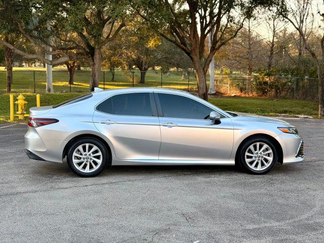 TOYOTA CAMRY - Thumbnail 5