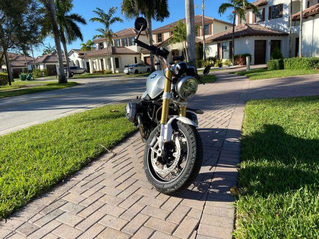 BMW R NINE T - Thumbnail 3