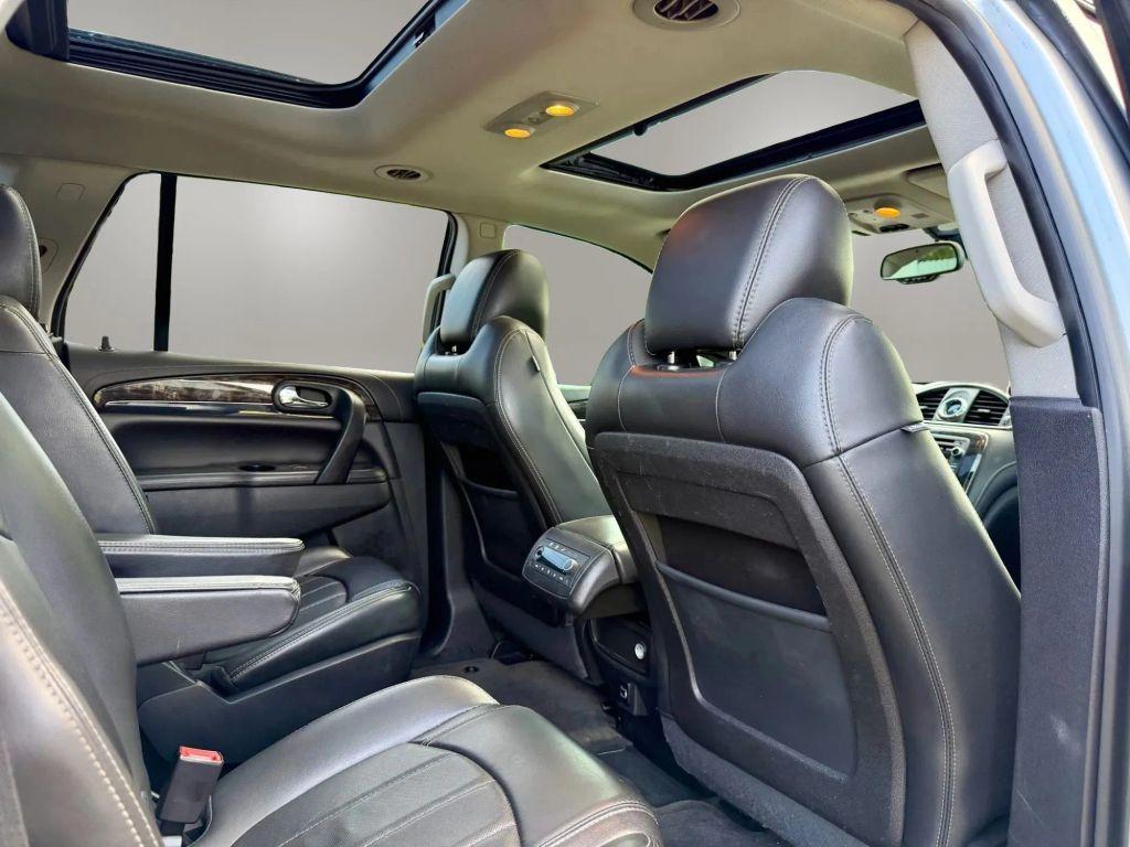 Buick Enclave - Thumbnail 16