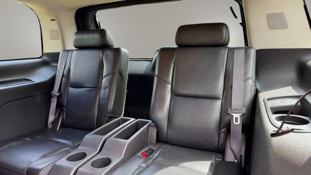 Cadillac Escalade - Thumbnail 16