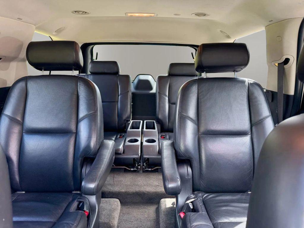 Cadillac Escalade - Thumbnail 13