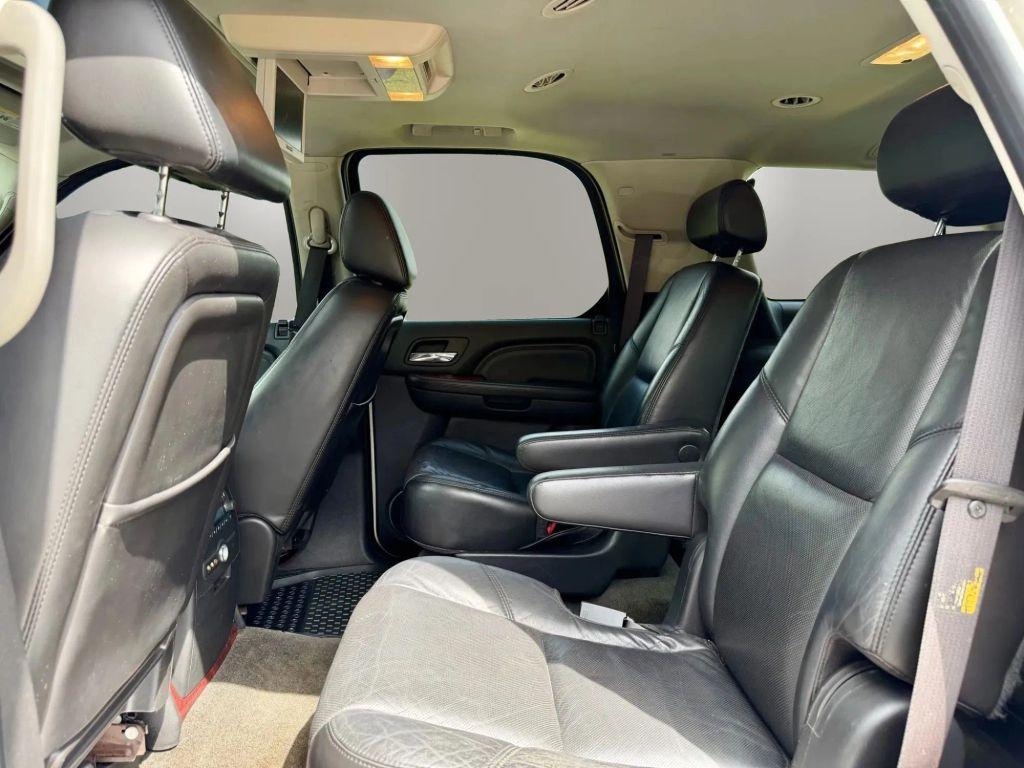 Cadillac Escalade - Thumbnail 14