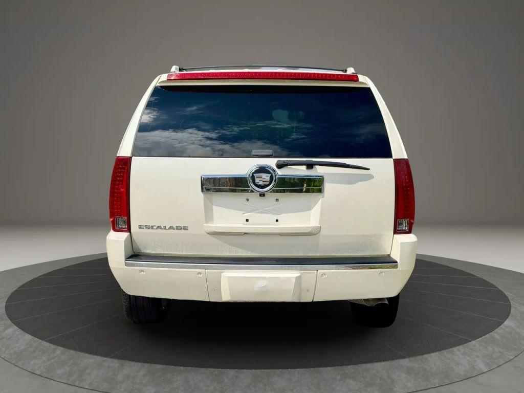 Cadillac Escalade - Thumbnail 8