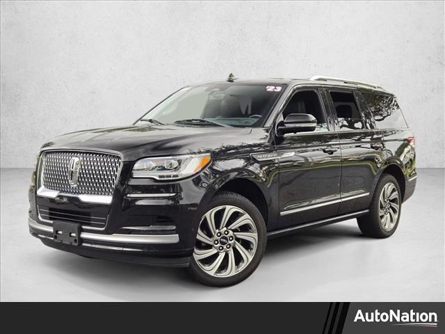 Lincoln Navigator - View 1