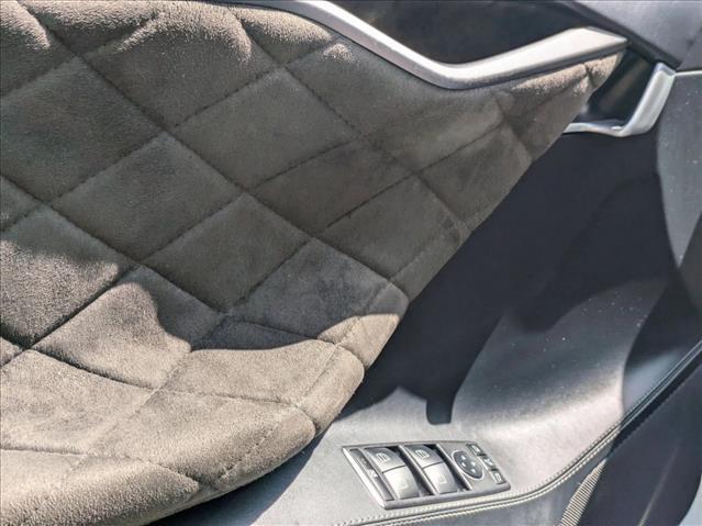 Tesla Model Y Long Range - Thumbnail 6