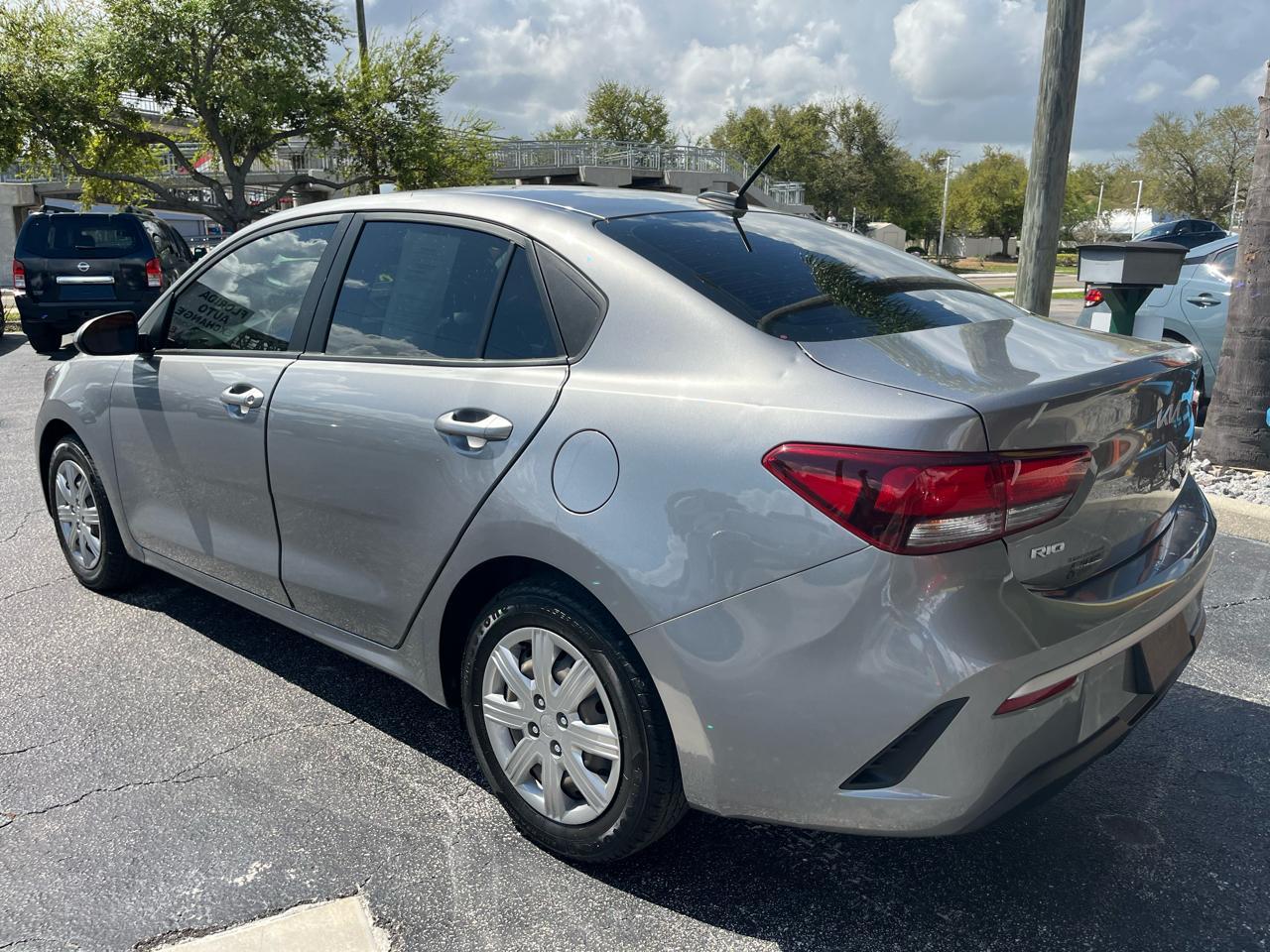 Kia Rios Ivt - Thumbnail 7