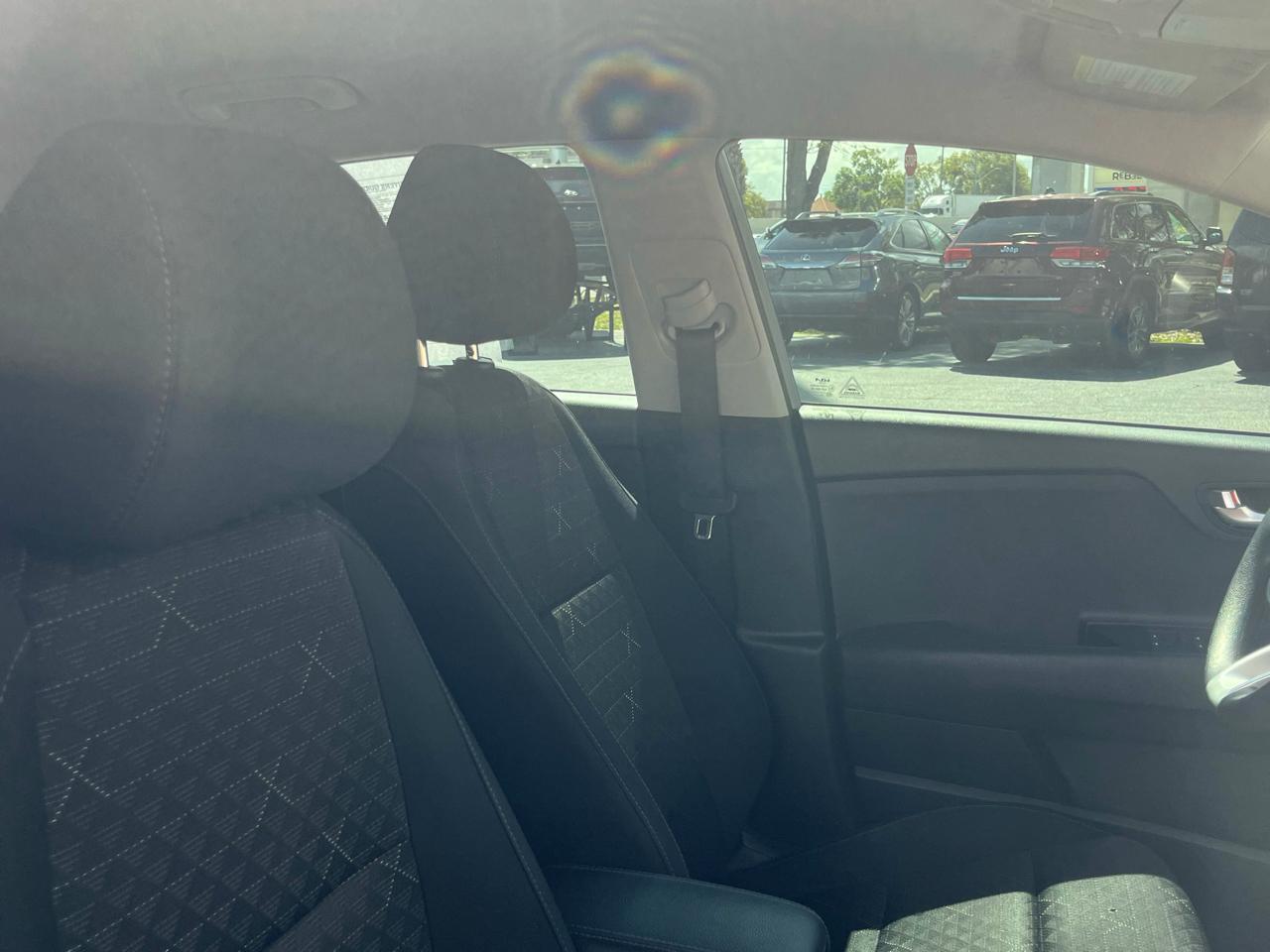 Kia Rios Ivt - Thumbnail 19