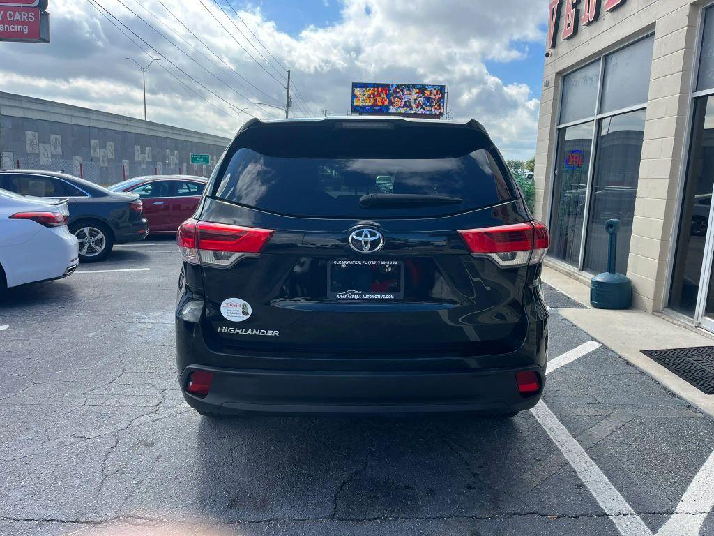 Toyota Highlander - Thumbnail 6