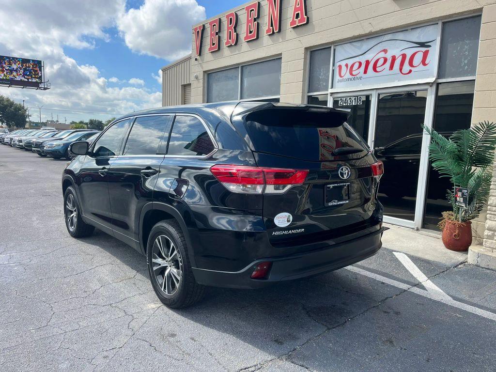 Toyota Highlander - Thumbnail 5