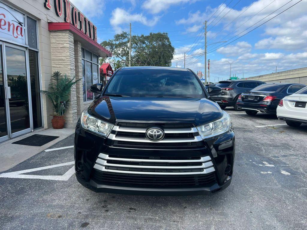 Toyota Highlander - Thumbnail 9