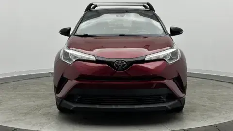 Toyota C-Hr Xle - Thumbnail 3