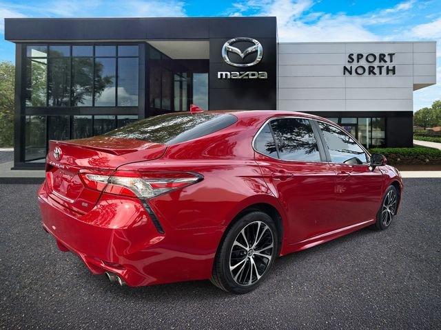 Toyota Camry Se - Thumbnail 4