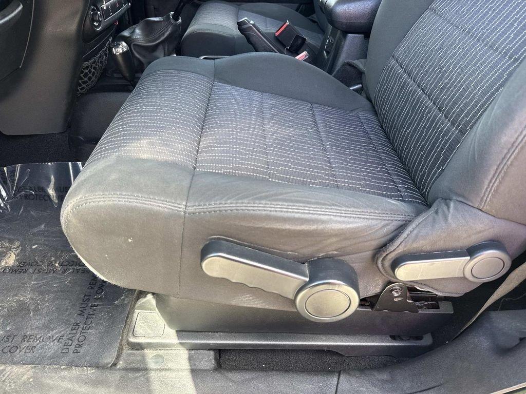 Jeep Wrangler Rubicon - Thumbnail 18