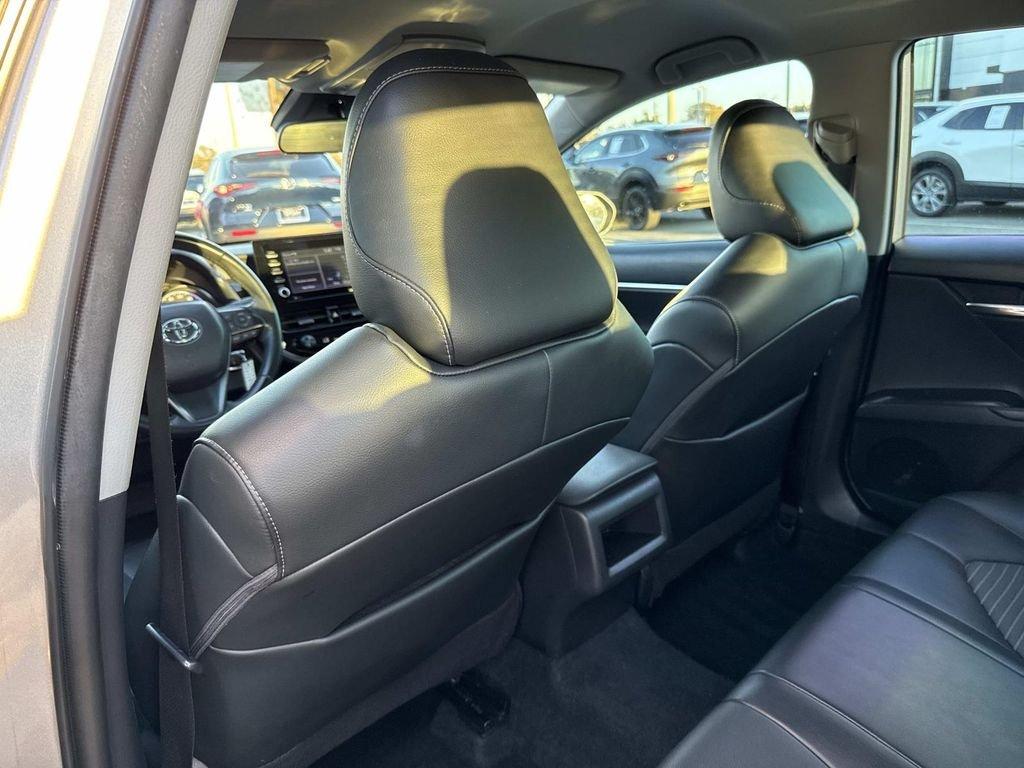 Toyota Camry Se - Thumbnail 16