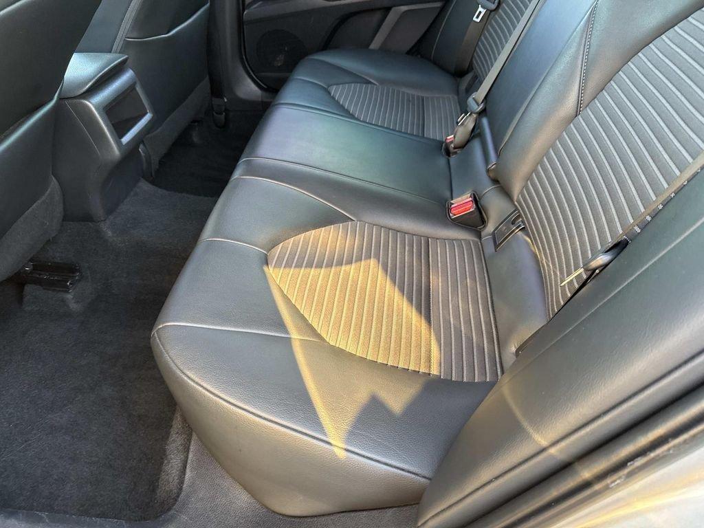 Toyota Camry Se - Thumbnail 18