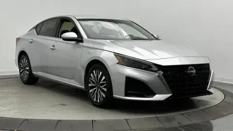 Nissan Altima 2.5 Sv - Thumbnail 4