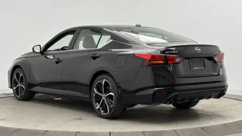 Nissan Altima Sr - Thumbnail 5