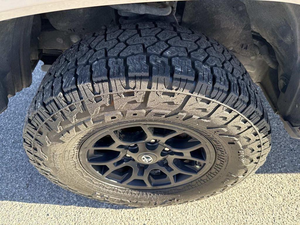 Toyota Tacoma Sr5 - Thumbnail 13