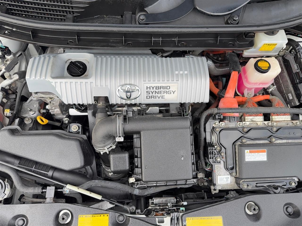 Toyota Prius Vfive - Thumbnail 11