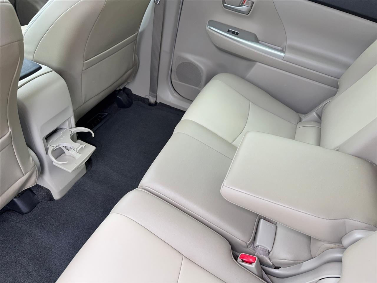 Toyota Prius Vfive - Thumbnail 18