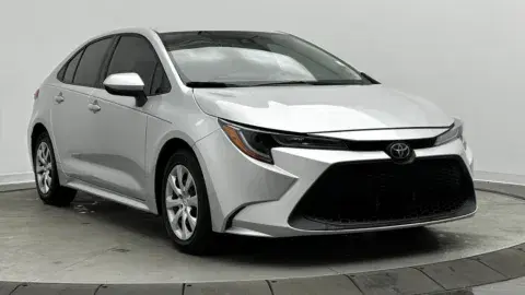 Toyota Corolla Le - Thumbnail 4