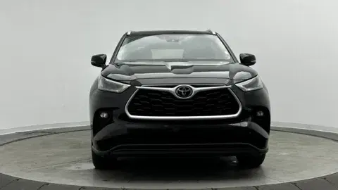 Toyota Highlander Xle - Thumbnail 3