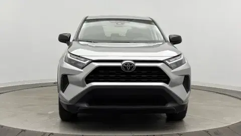 Toyota Rav4 Le - Thumbnail 3