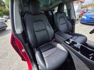 Tesla Model Y - Thumbnail 2