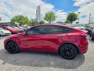Tesla Model Y - Thumbnail 10