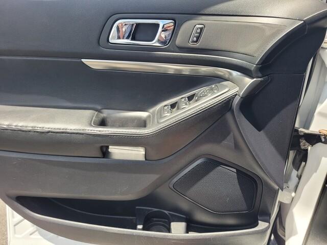 Ford Explorerutility - Thumbnail 17