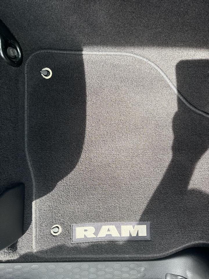 Ram 15004Wd Quad Cab 140.5" Slt - Thumbnail 12