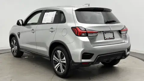 Mitsubishi Outlander Sport Es - Thumbnail 5