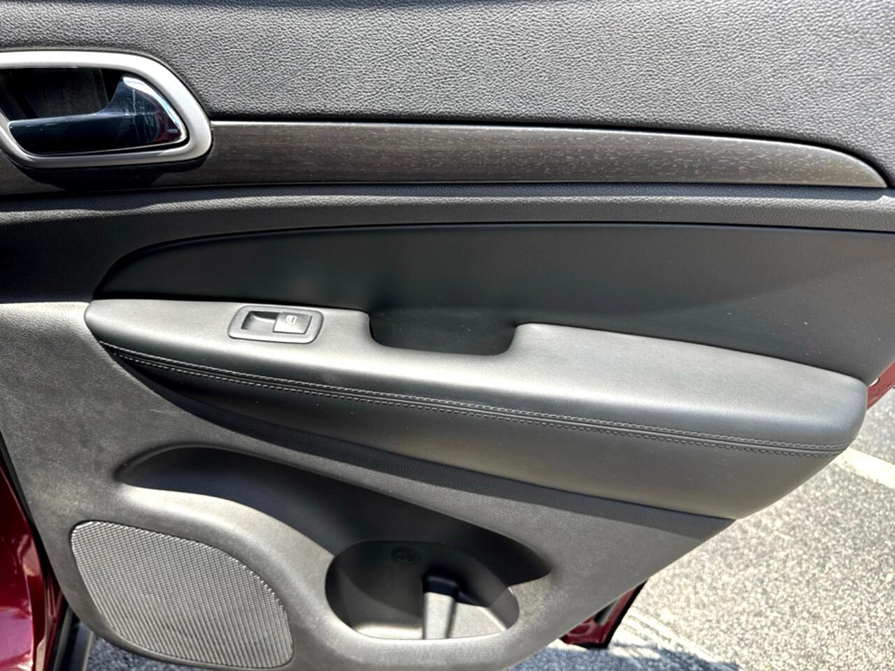 Jeep Grand Cherokeelaredo E 4X2 *Ltd Avail* - Thumbnail 17