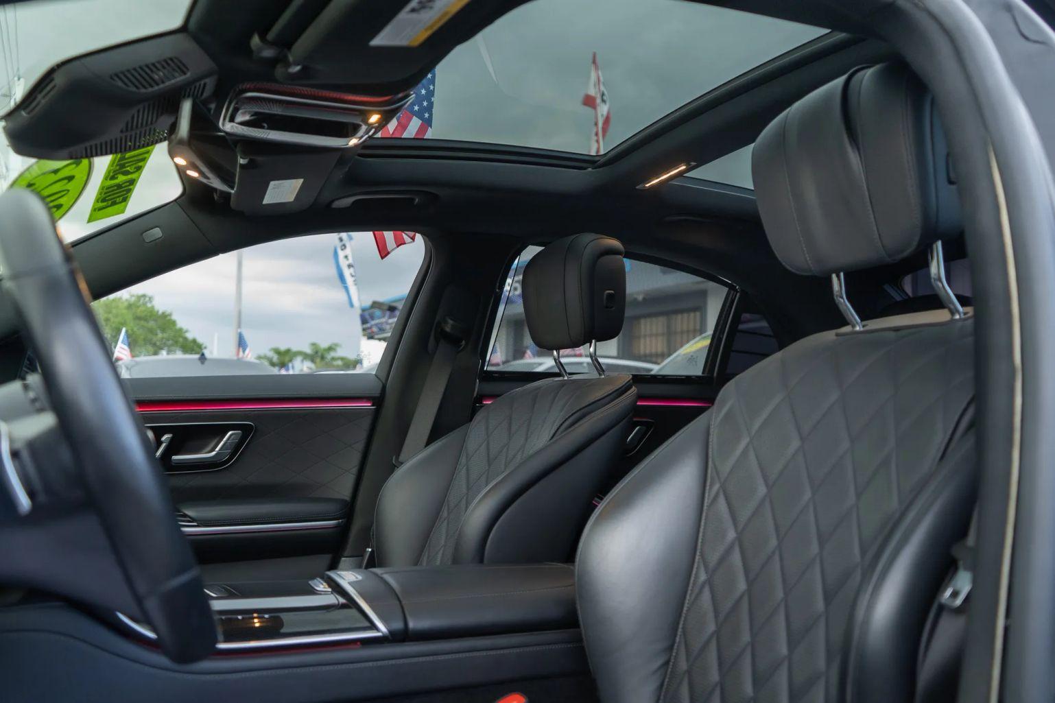 Mercedes-Benz S-Class - Thumbnail 2