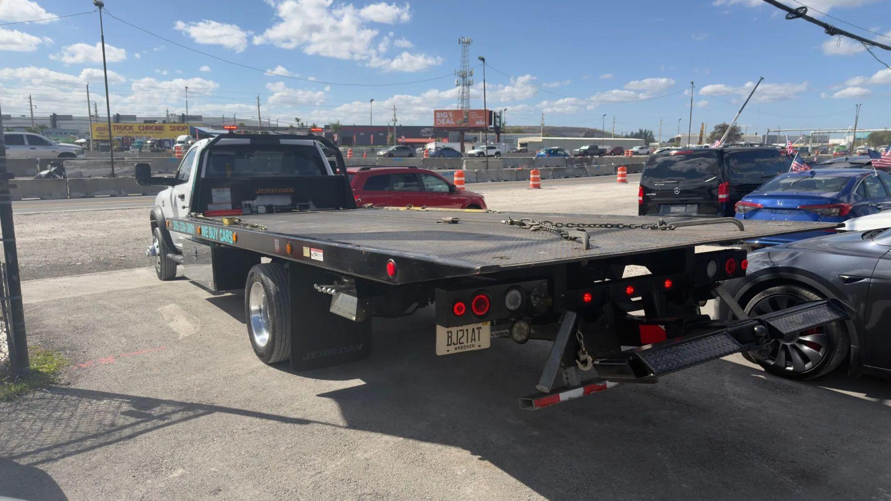 Ram 5500 Regular Cab & Chassis - Thumbnail 13