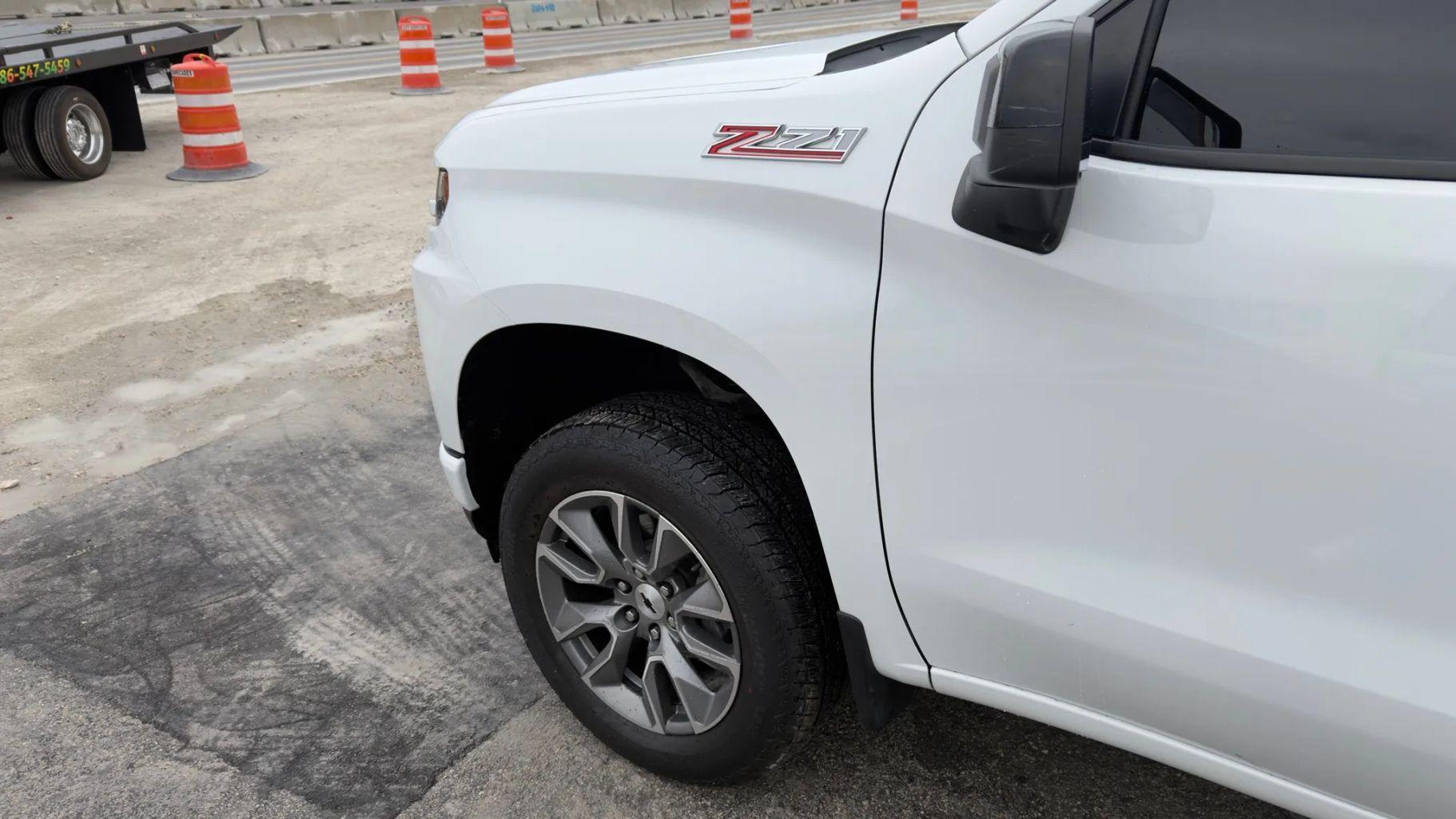 Chevrolet Silverado 1500 Crew Cab - Thumbnail 11