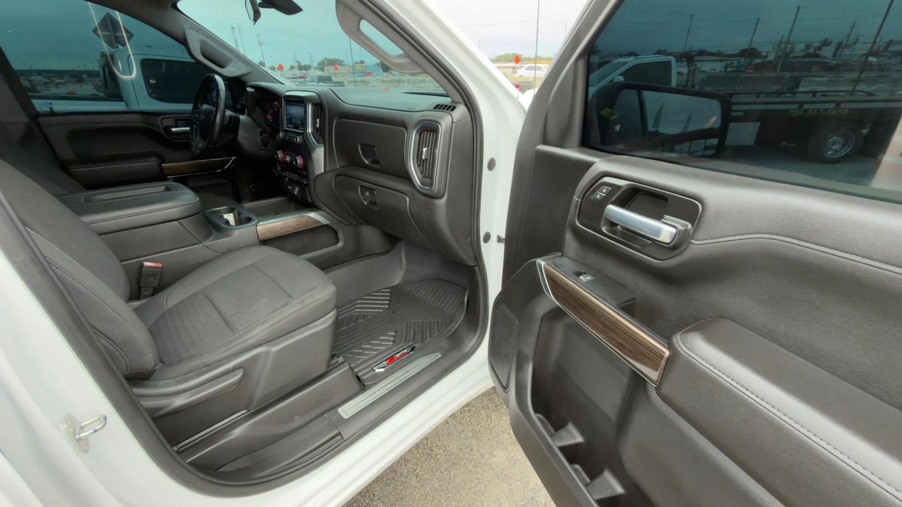 Chevrolet Silverado 1500 Crew Cab - Thumbnail 14