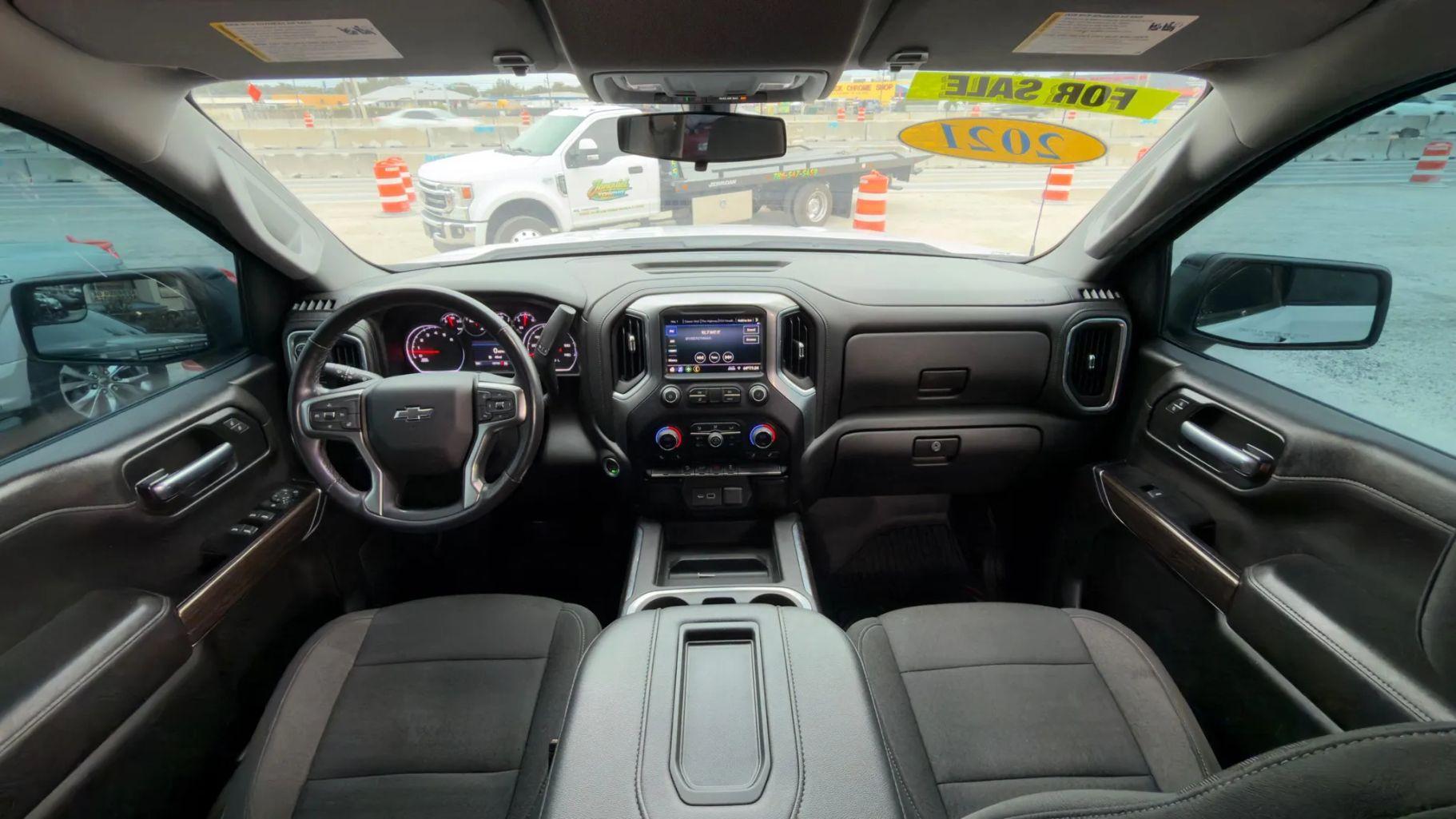 Chevrolet Silverado 1500 Crew Cab - Thumbnail 17