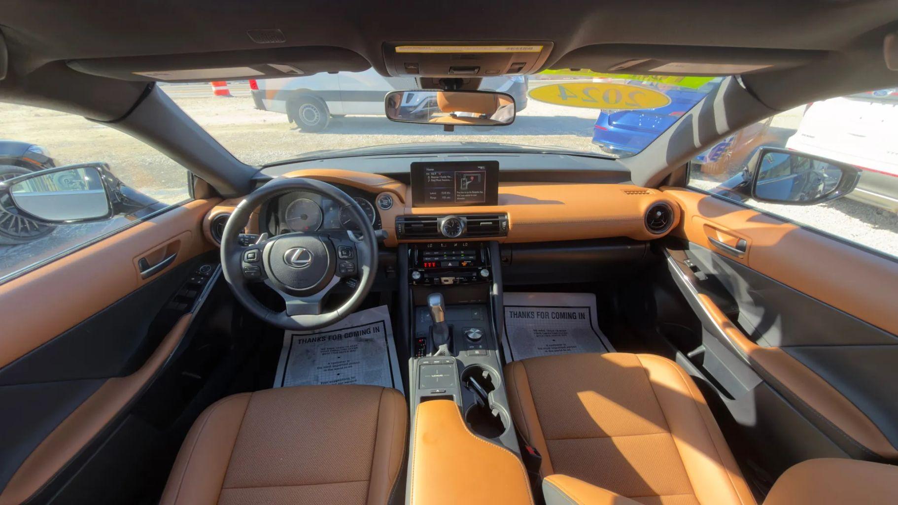 Lexus Is - Thumbnail 3