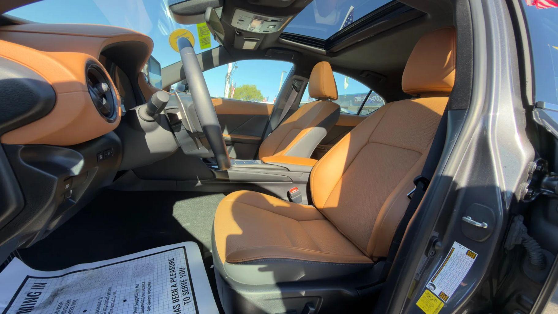 Lexus Is - Thumbnail 4