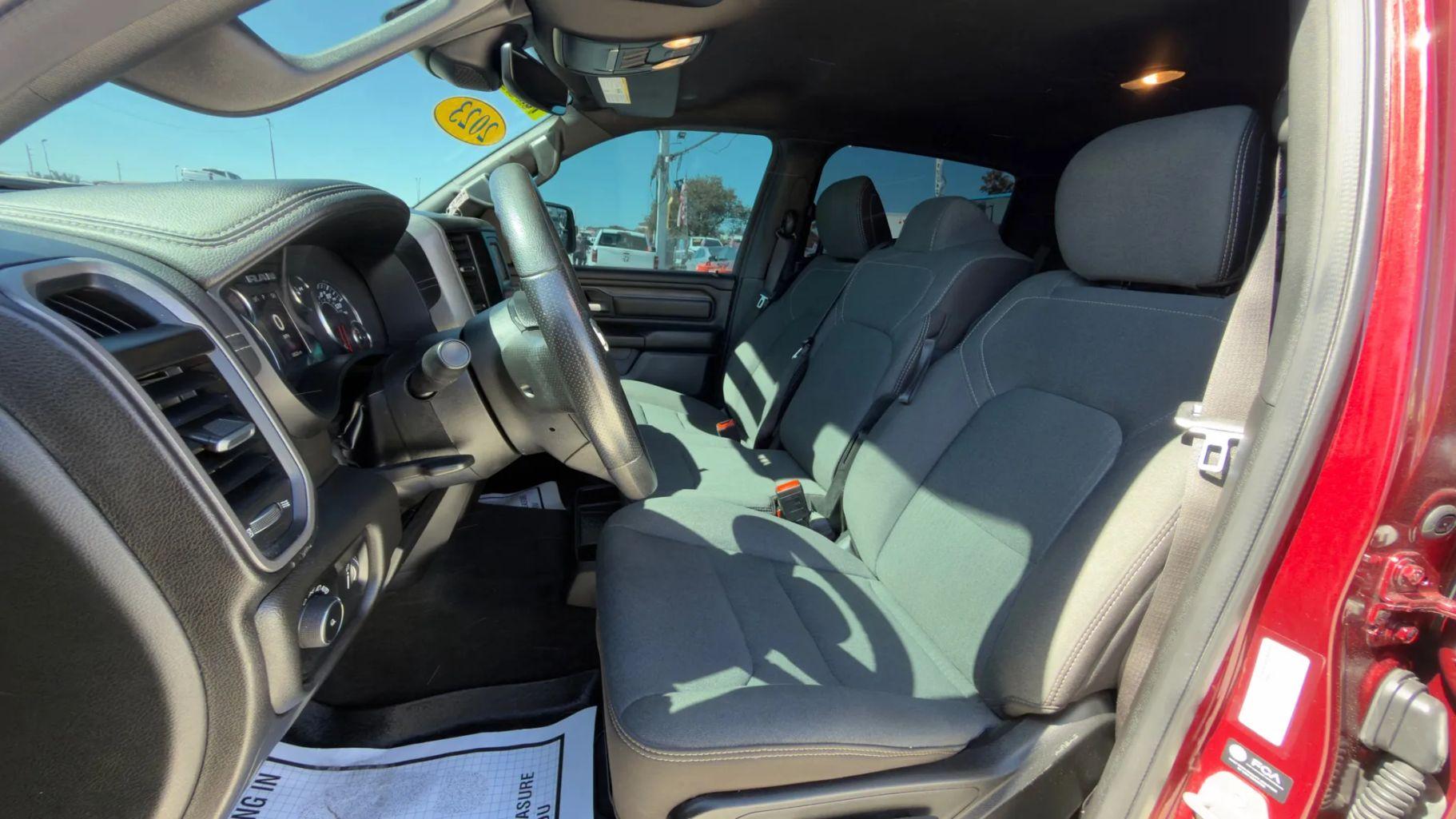 Ram 1500 Crew Cab - Thumbnail 4