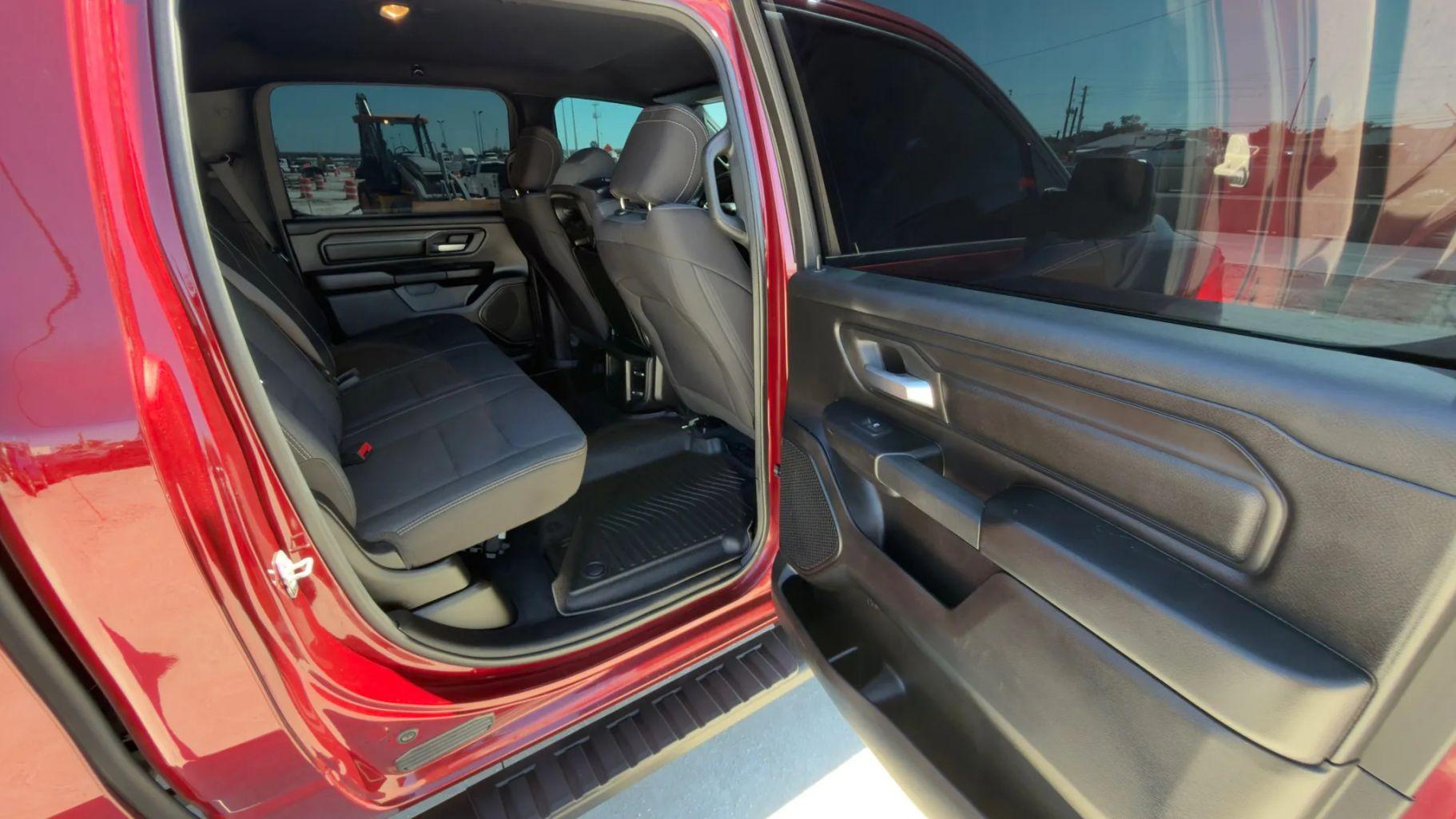 Ram 1500 Crew Cab - Thumbnail 18