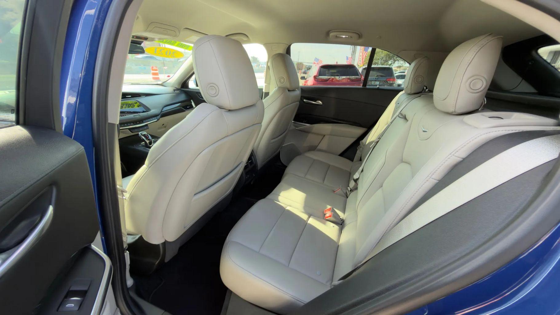 Cadillac Xt4 - Thumbnail 20