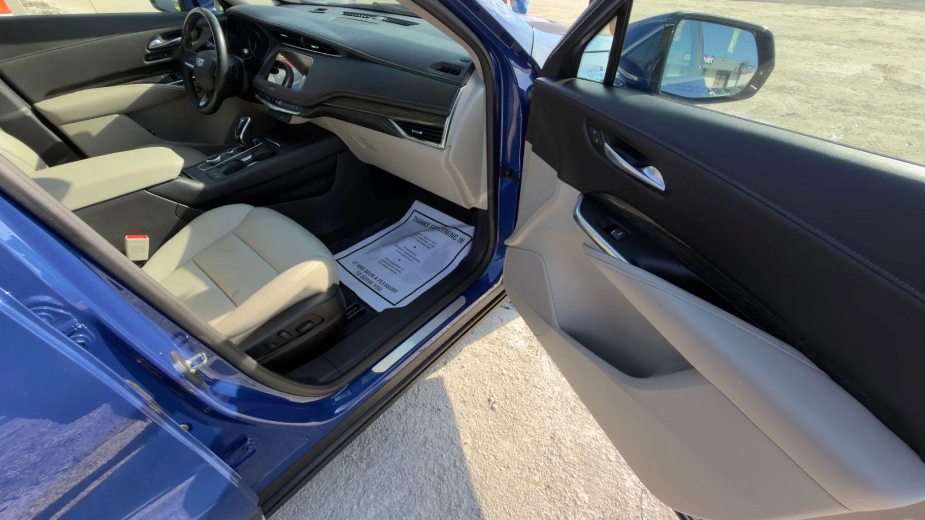 Cadillac Xt4 - Thumbnail 15